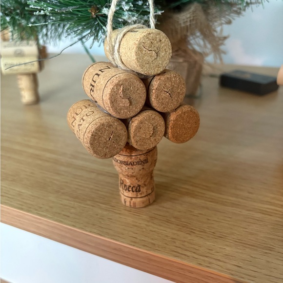 Wine cork ornament christmas tree - Picture 2 of 3